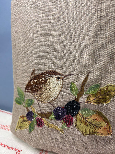 Cafetière Cosy - Wren on blackberries.